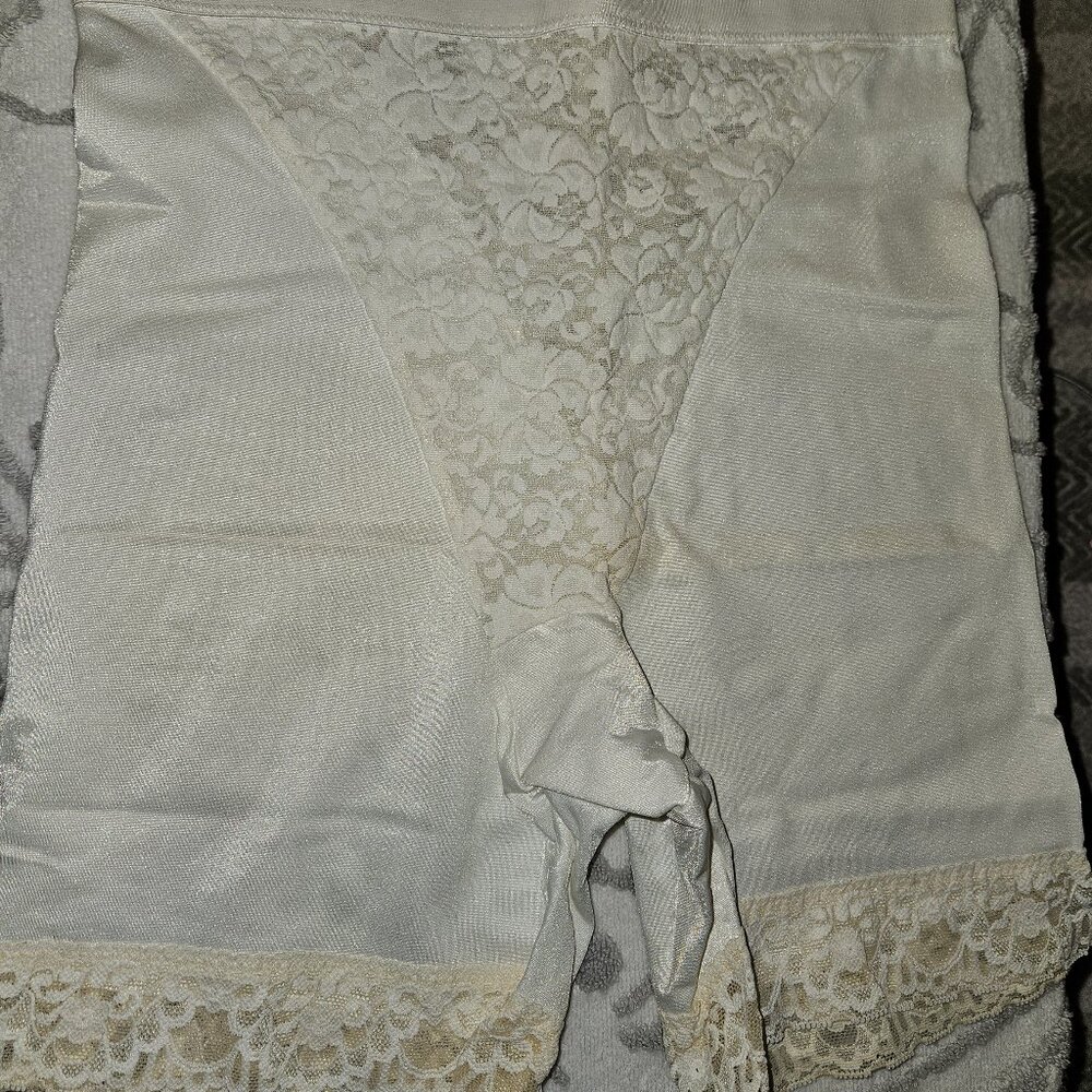 NWT VINTAGE LARGE Long Line Girdle White w/Lace